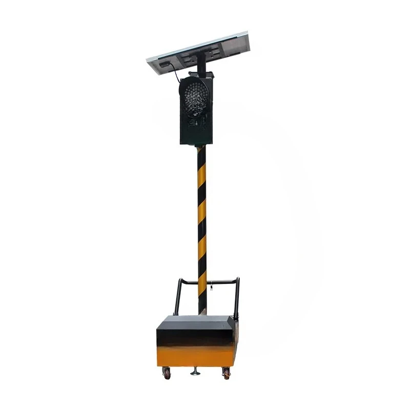 Solar traffic lights are temporarily used for road construction