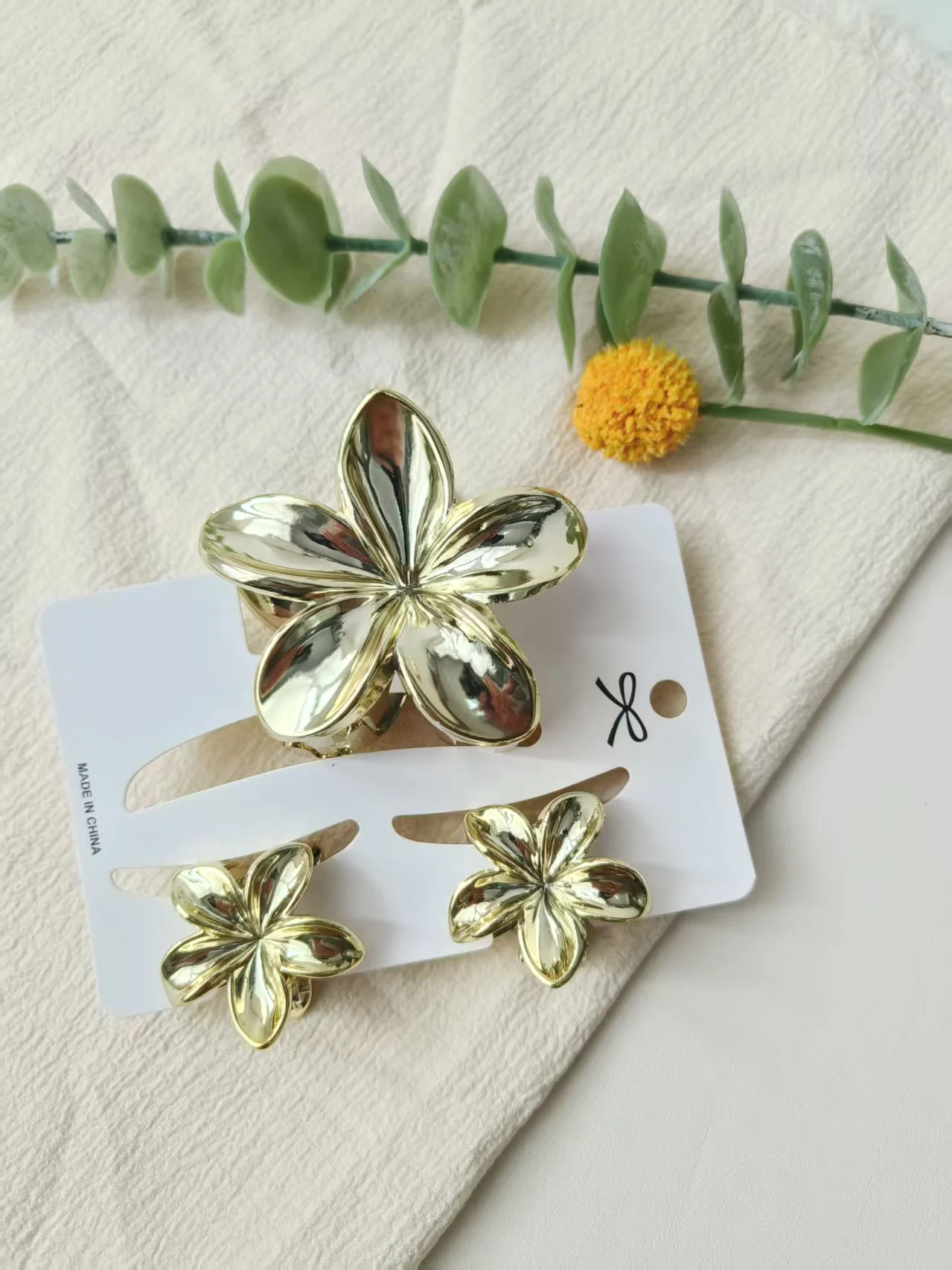 3 قطع من مخالب الشعر على شكل زهرة ذهبية أنيقة بأحجام مختلفة للنساء والفتيات وإكسسوارات الشعر اليومية والحفلات