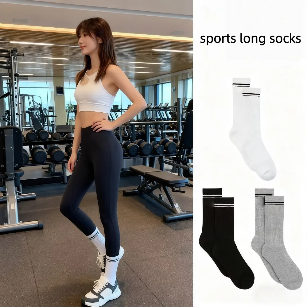 Retro Colorful Yoga Socks for Women, Non Slip Grippy Pilates Socks, Athletic Sport Crew Socks, Fitness Gym Workout Running Socks