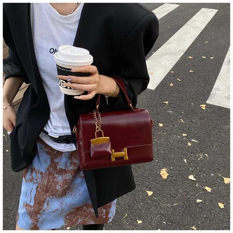 

Женская парусиновая сумка через плечо с магнитной застежкой, один размер 2025, летняя легкая повседневная сумка для покупок, повседневная поездка на работу