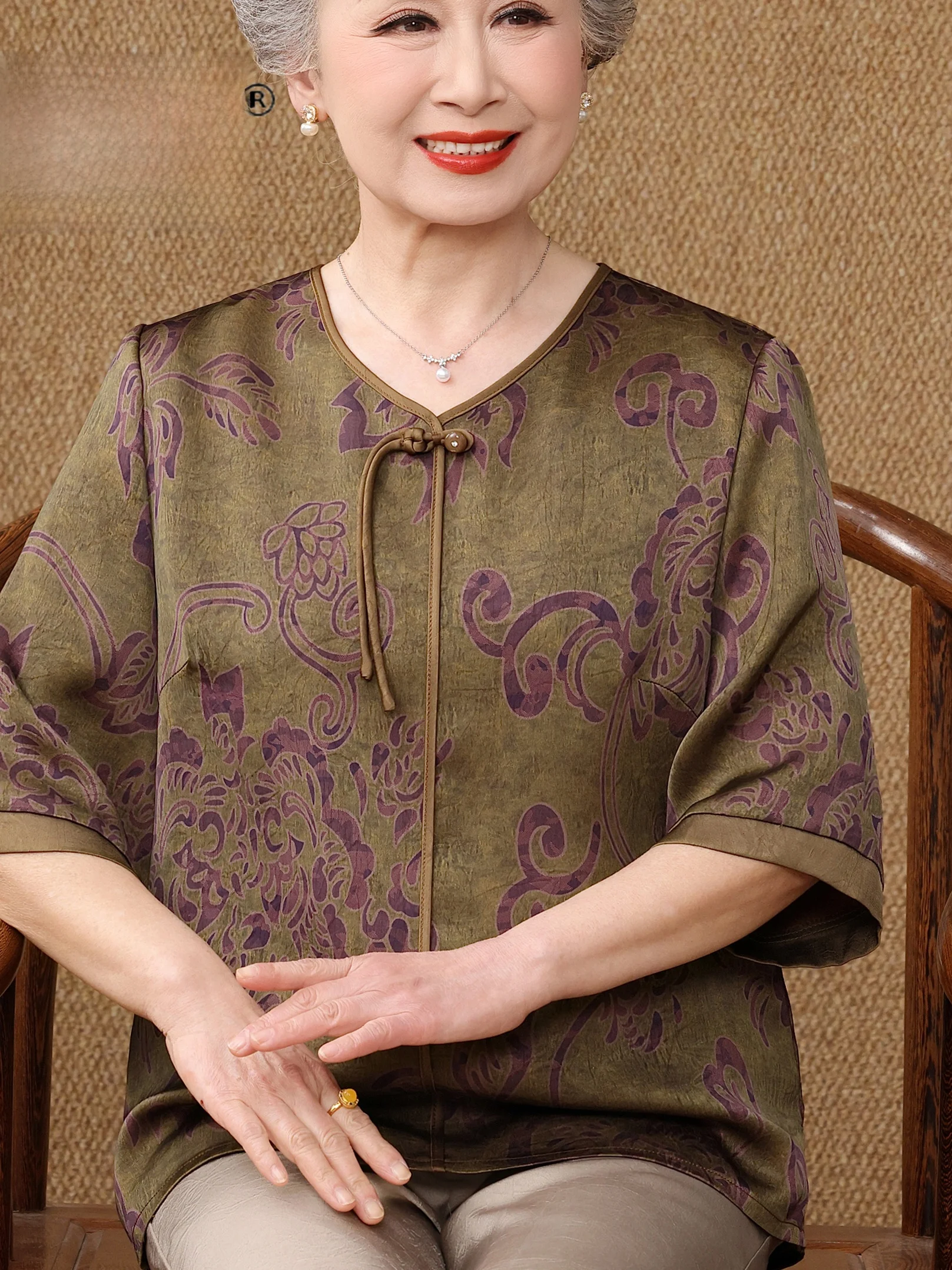 

Elegant Silk Shirt for Elderly Women Loose Fit V-Neck Print Comfortable Breathable Half Sleeve Overhead Style Fashionable Sum...