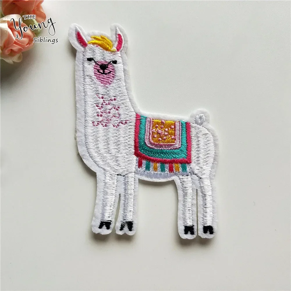 Mix klej termotopliwy żelazko łatki Cute Animal Sheep bee dog wyszywana aplikacja naklejki kurtka odznaki DIY akcesoria do odzieży
