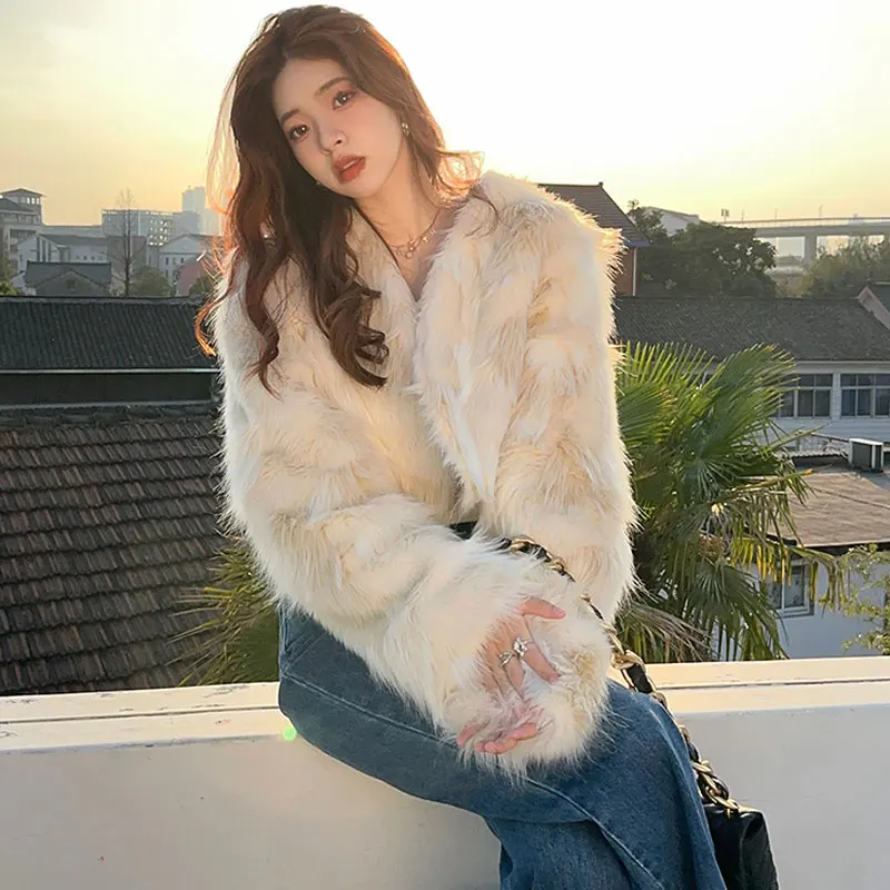 2023 Autumn Fashion Faux Fox Fur Coat Women Korea Fashion Gradual Color Feather Short Coats Outercoat Lady Party Elegant Outfits