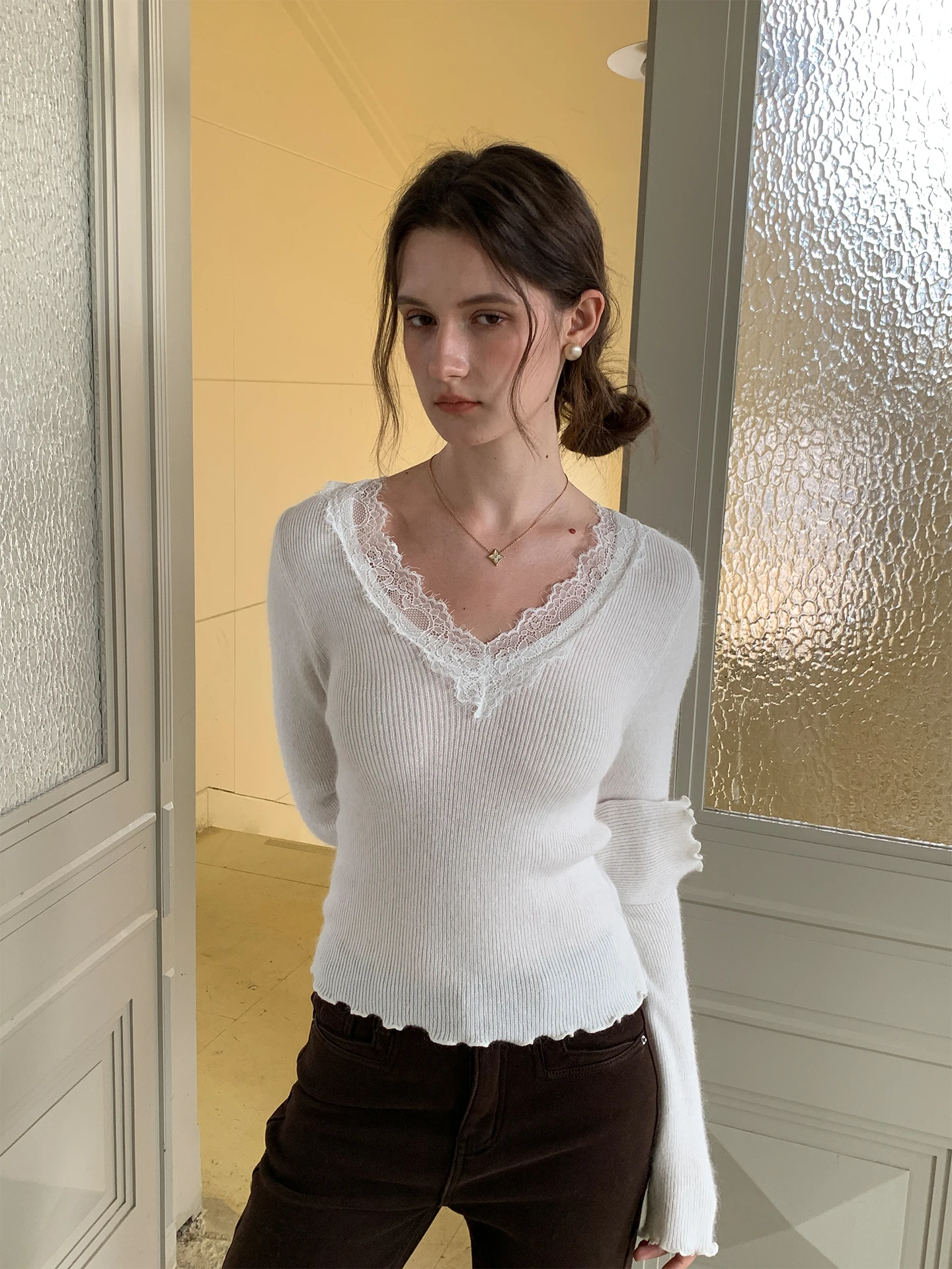 

White Lace Inner Wear Slim Fit Autumn Winter Sweater Women Simple Thin Polyester Wool Blend V Ne Long Sve Regular Fit
