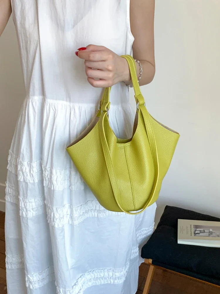 

2025 New Soft Leather Bucket Bag Women's Temperament Simple Solid Color Commuting Shoulder Bags Trend Versatile Messenger Bags