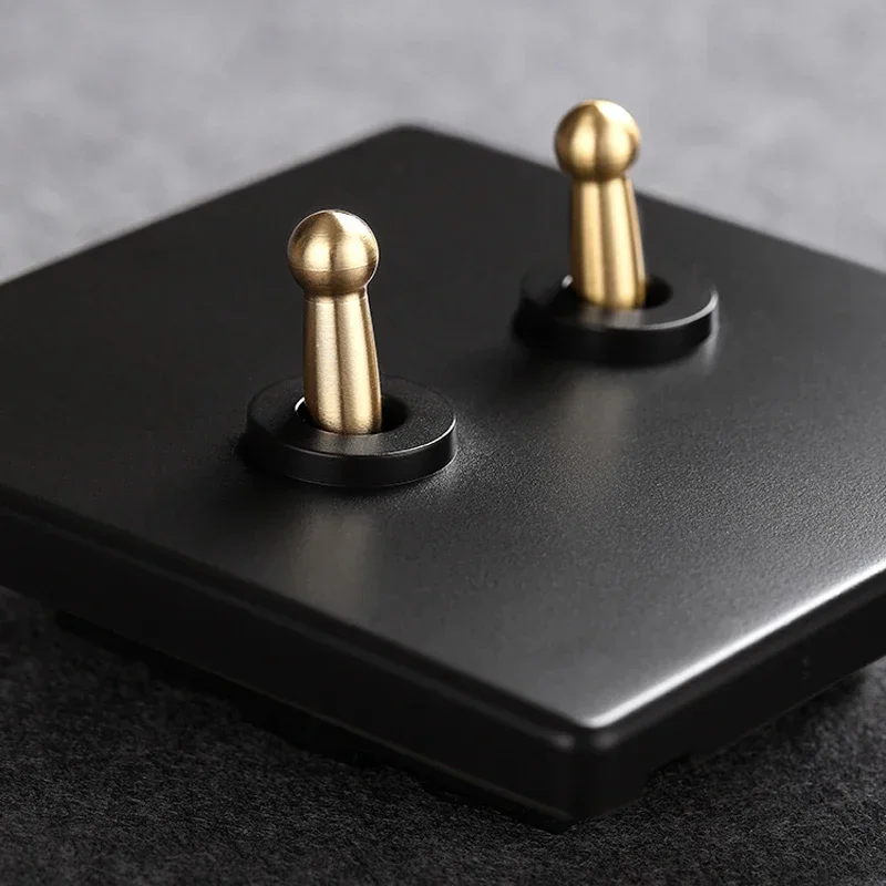 Retro Switch 1-4 Gang 2 Way Wall Light Brass Lever Toggle Switch Black Matte Panel