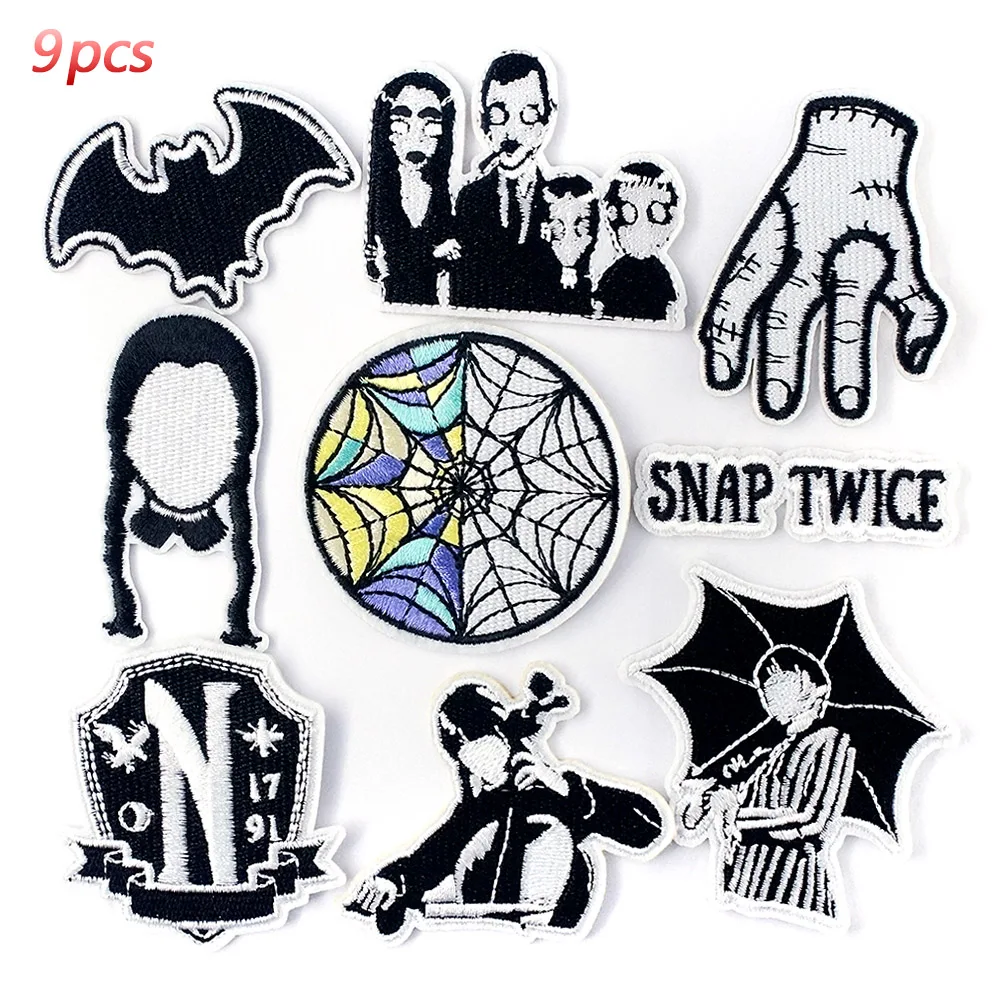 

9Pcs/Lot Bats Black and White Family Decoration Patches Embroidery Applique Ironing Clothing Sewing Supplies Decorative Patch