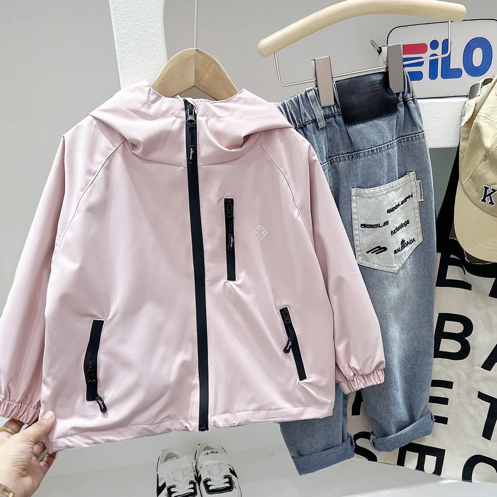 

2025 New children's outdoor windbreaker outdoor top for mountain climbing and outings, loose hooded jacket for boys