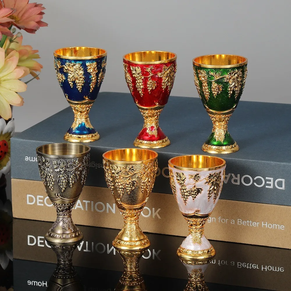 Novo estilo europeu copos de vinho espíritos copo mini 30ml vodka cálice retro liga casamento cálice vidro líquido vermelho