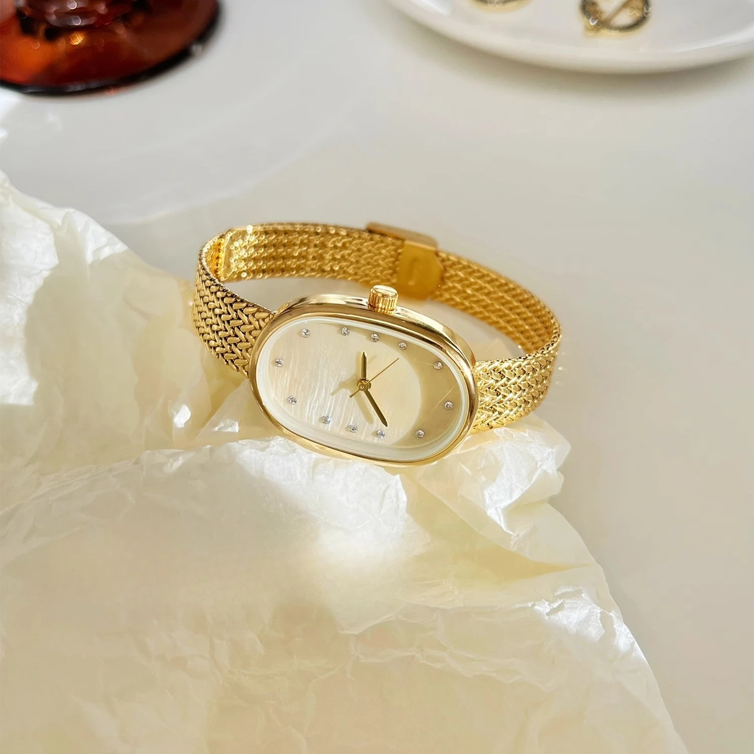 Temperamento della moda di nicchia ovale Fritillary argento freddo alto senso in semplice orologio al quarzo da donna