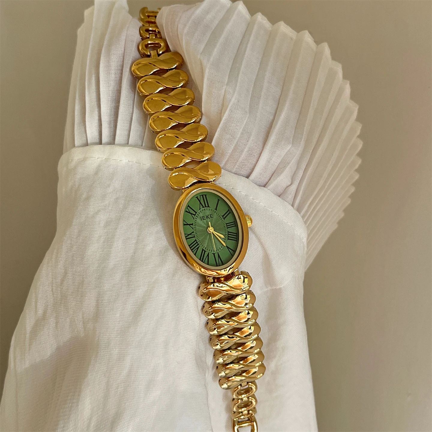 Elegant Women'S Wristwatch, Oval Shape, Retro, Exquisite, Fashionable, High-Value Women'S Wristwatch, Stylish Quartz Wristwatch.