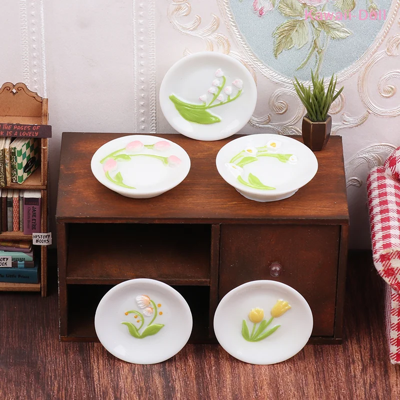 

5Pcs 1:12 Dollhouse Mini Embossed Tulip Dinner Plates Model Dollhouse Simulation Kitchen Dish Decoration Dolls House Accessories
