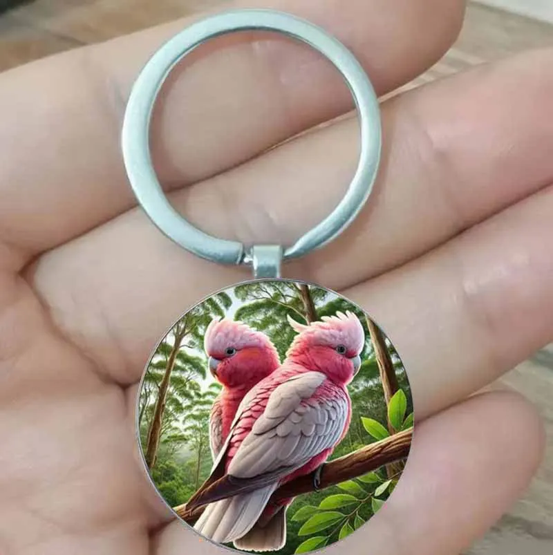 

Retro Zinc Alloy Pink Parrot Keychain - Symbol of Friendship and Companion, Ideal Gift for Lovers, Detailed Tropical Forest Desi