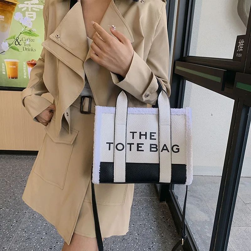 Bolsa tote feminina luxuosa em lote pequeno – bolsa de ombro crossbody grande com retalhos de pele de cordeiro e design em bloco de cores