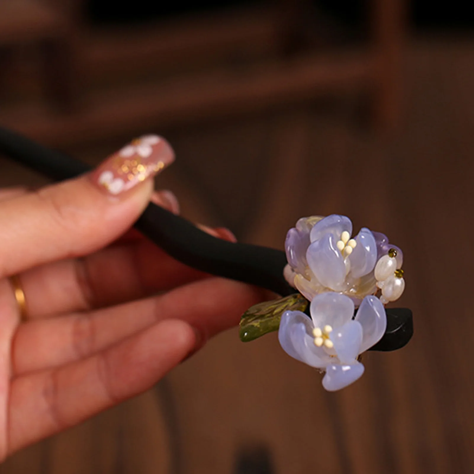 Vintage Wooden Flower Hairpin For Women Elegant Glass Flower Hair Stick Trendy Updo Meatball Head Decor Hair Accessory Hairpins
