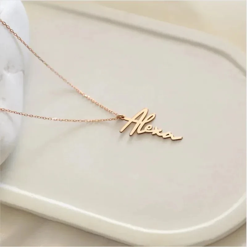 

Индивидуальный кулон с инициалами для женщин, из нержавеющей стали, персонализированные украшения, подарки на день рождения для неё, множество стилей