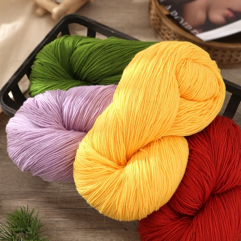 300 g de fil de laine d'alpaga dans plusieurs couleurs optionnelles, utilisé pour tricoter des pulls, des écharpes, des gants, des chapeaux, des manteaux et de divers objets artisanaux à la mode.