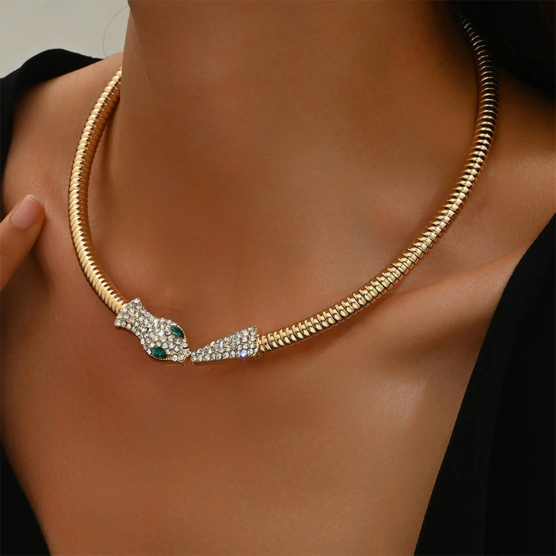 New Arrival Choker Necklaces Women Simple Design Crystal Lucky Snake Shaped Chunky Necklaces Jewelry For Women Collar