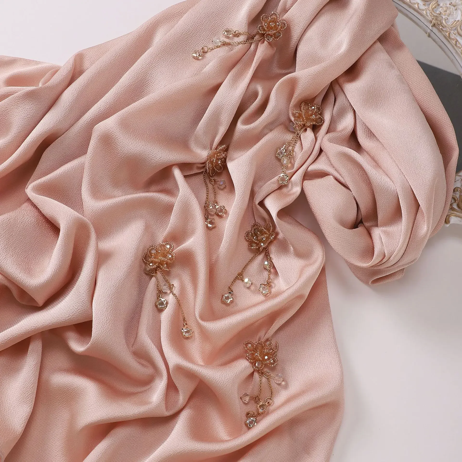 

New Bubble Satin Crystal Flower Pendant Long Scarf African Headscarf Muslim Hijab Women Islam Stoles Shawls Wrap Turban Foulard