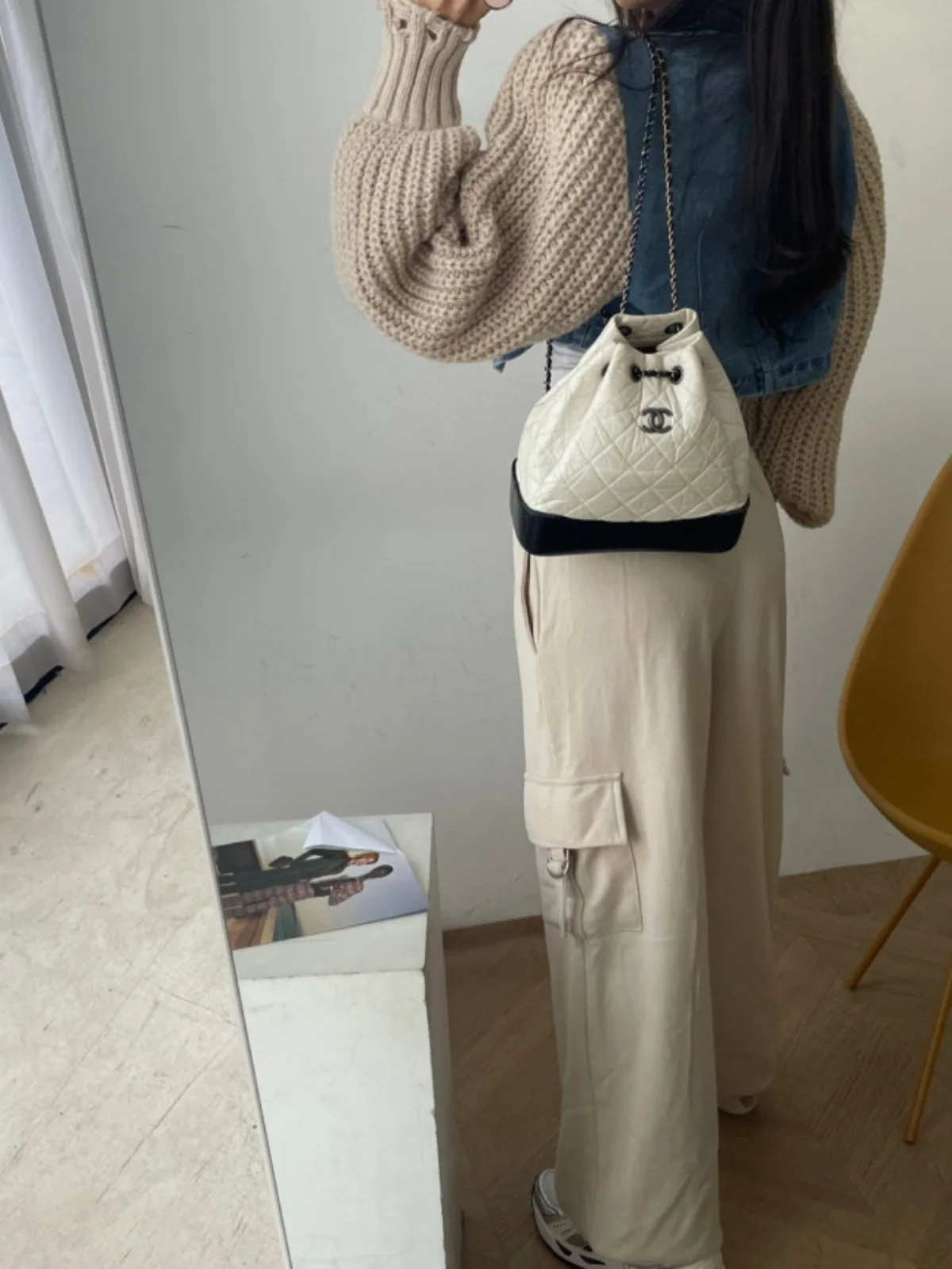 レトロニットスリーブパッチワークデニムジャケット女性のショートスタイルダブルボタンジャケットトレンディな綿複合生地