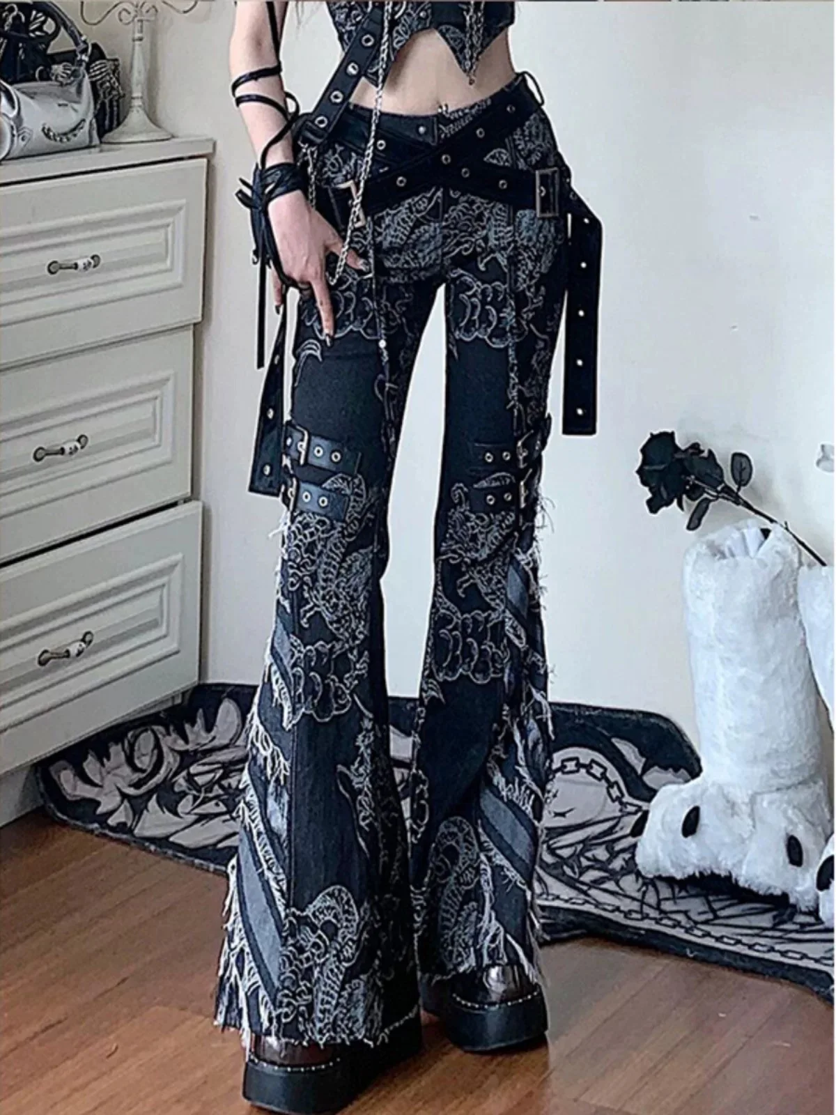 Women's Black Gothic Dragon Trumpet Jeans Y2K Harajuku High Street Streetwear 2000s Aesthetic 90s Retro Pants Jeans Clothing New