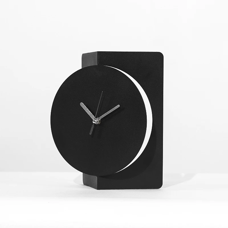 

Modern minimalist black metal matte matte texture geometric decorative alarm clock seat