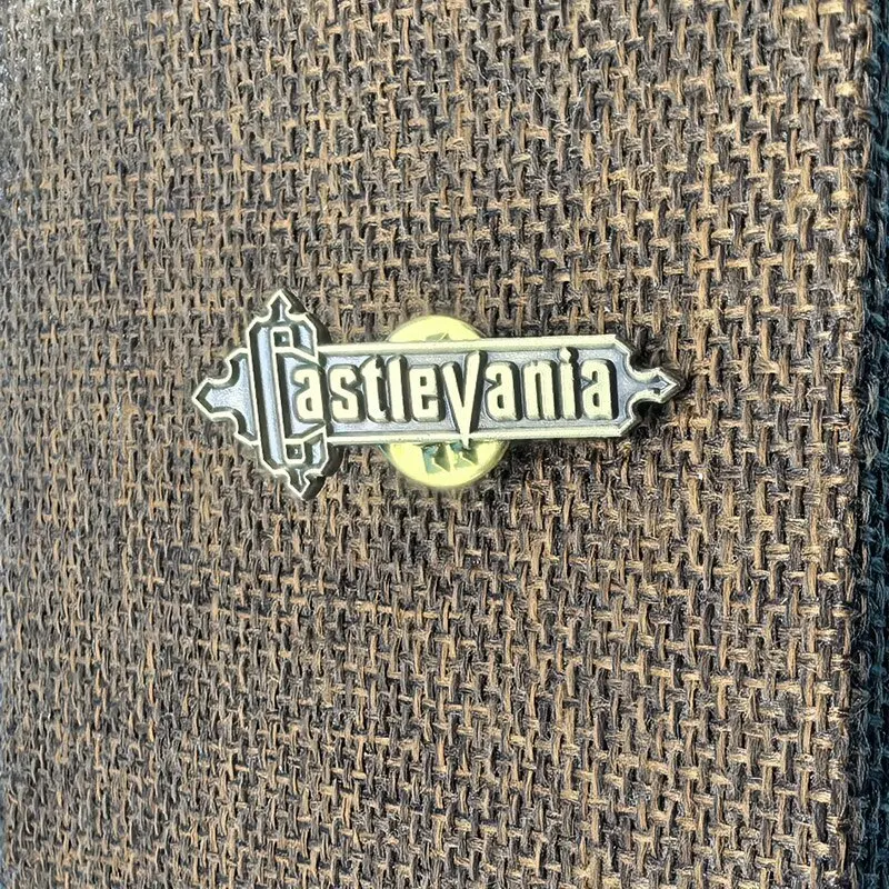 لعبة آر بي جي Castlevania شعار المينا دبوس لعبة شارة معدنية بروش آر بي جي ألعاب مجوهرات هدايا