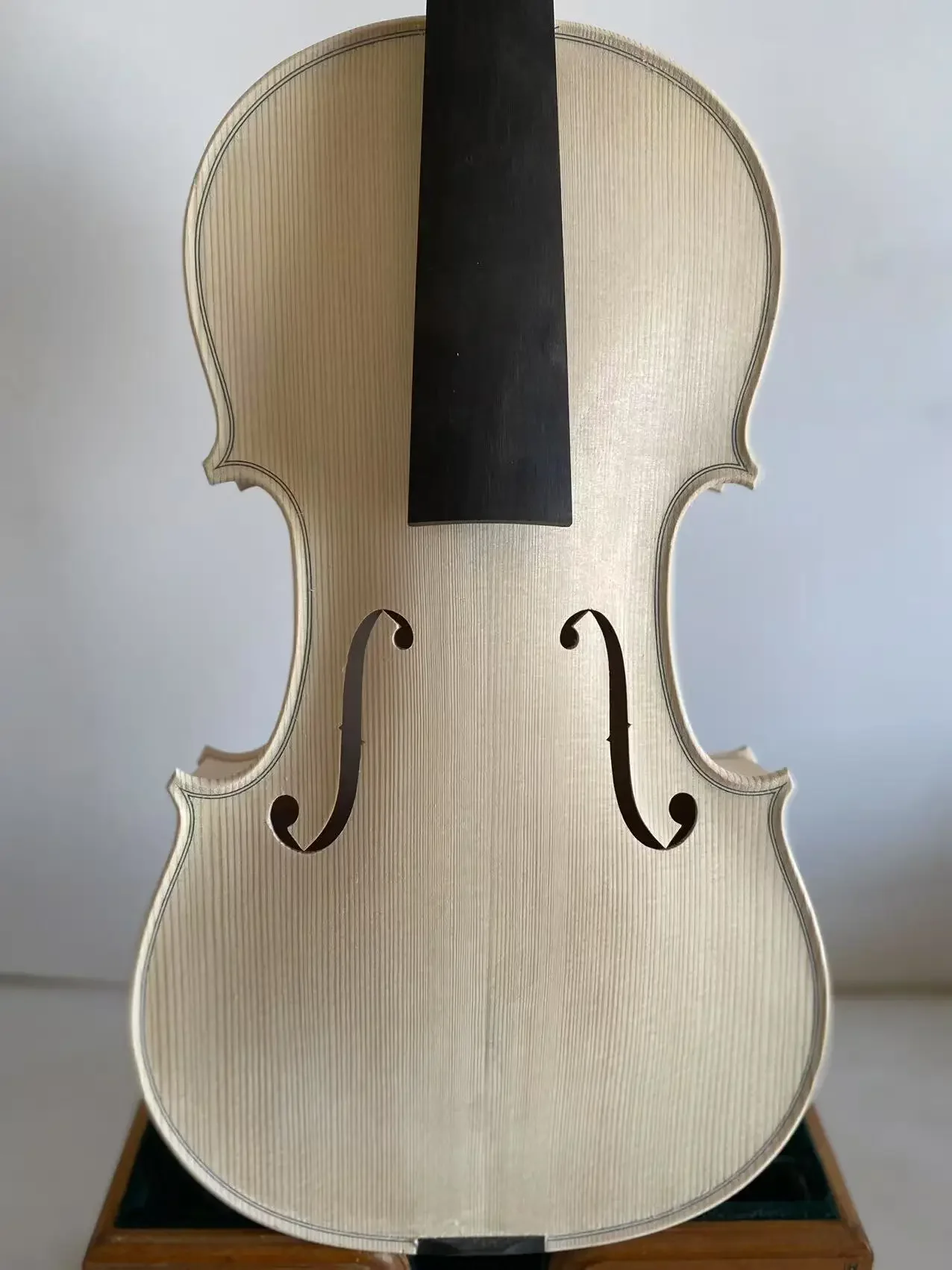 

4/4 violin in white Stradi model European flamed maple back spruce top