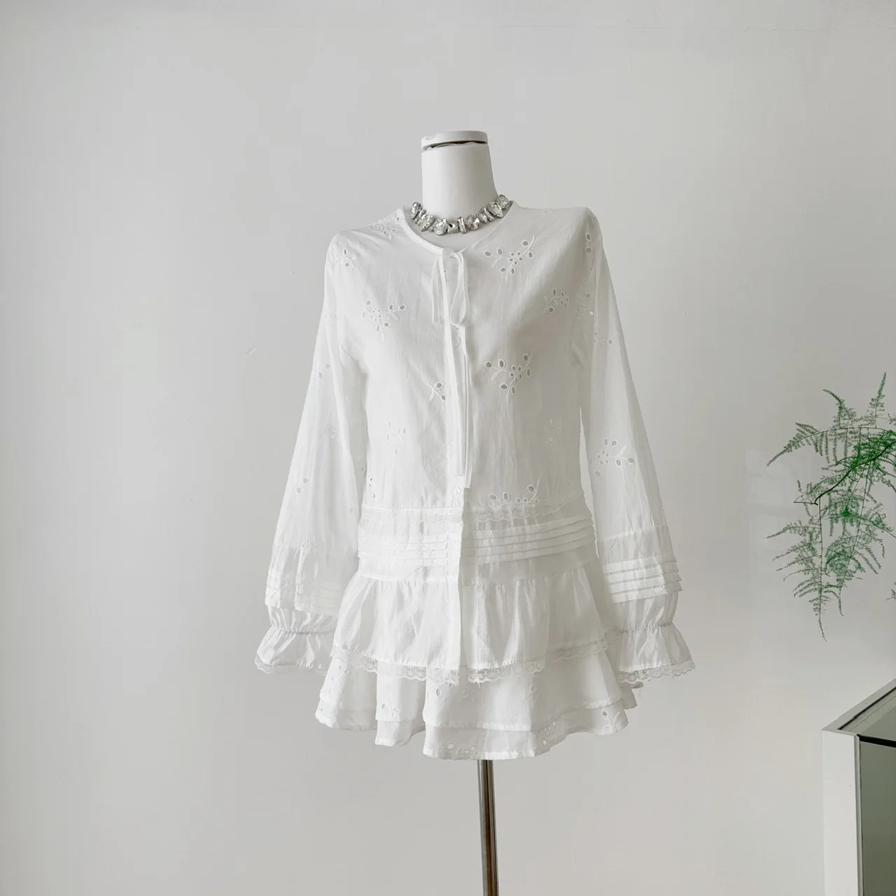 

Женская летняя осенняя элегантная юбка из двух предметов, комплект женской однобортной рубашки с круглым вырезом и длинным рукавом + короткая юбка трапециевидной формы