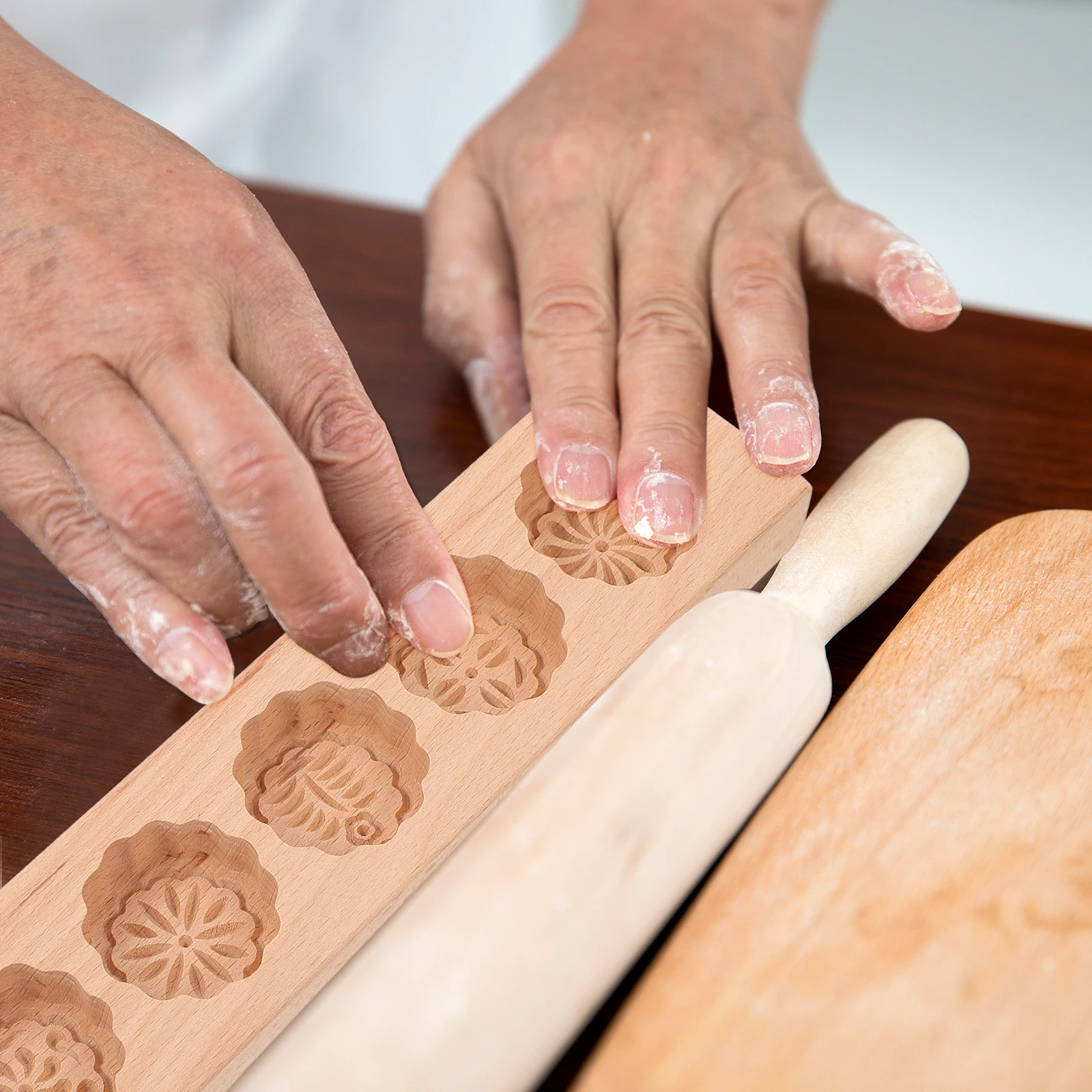 

Wooden Moon Cake Mold Star Shaped Cookie Maker Baking Tool Kitchen Gadget Reusable Food Grade Safe Easy CleanCake Making Mold