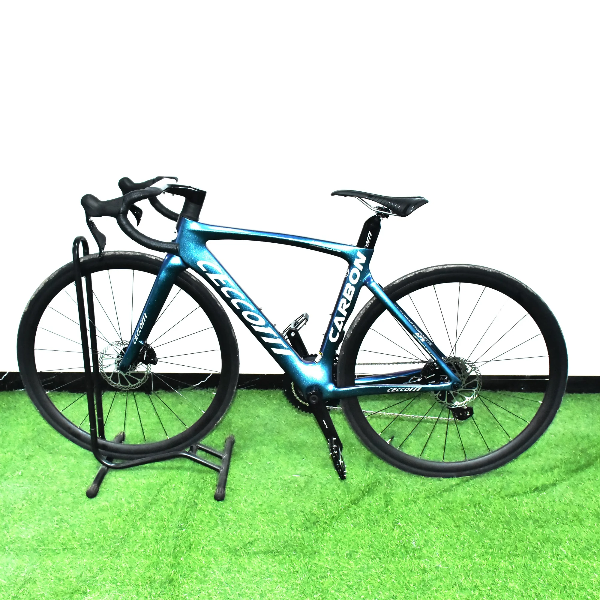 Not complete bike , The Newest Full inner cable disc Road framest carbon light 2025 mould high quality and low cost