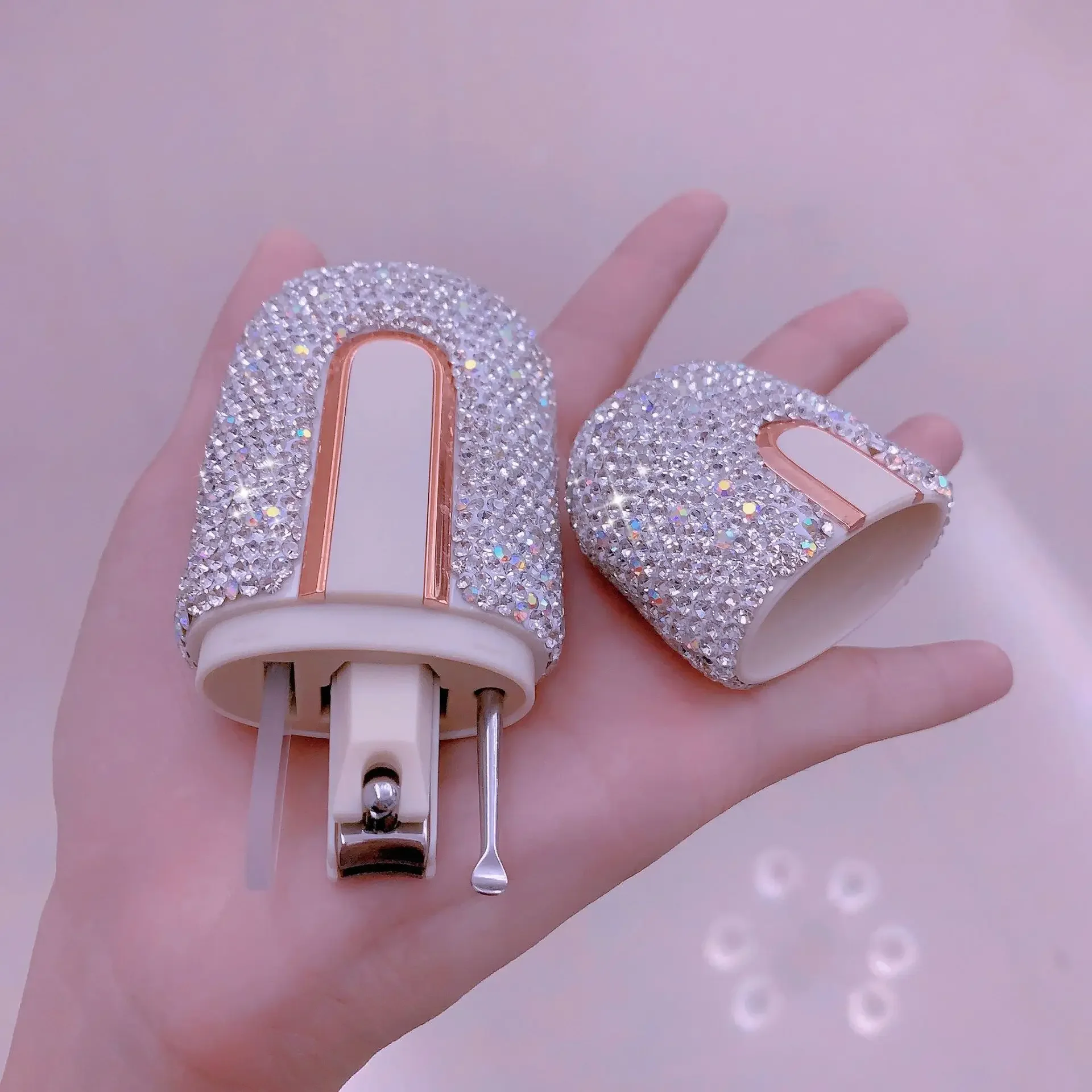 Sparkling Diamond Nail Clipper Set with Rhinestone Case Earpick Nail Tip Clipper Grinding Tablets Fingernail Toenail Cutters