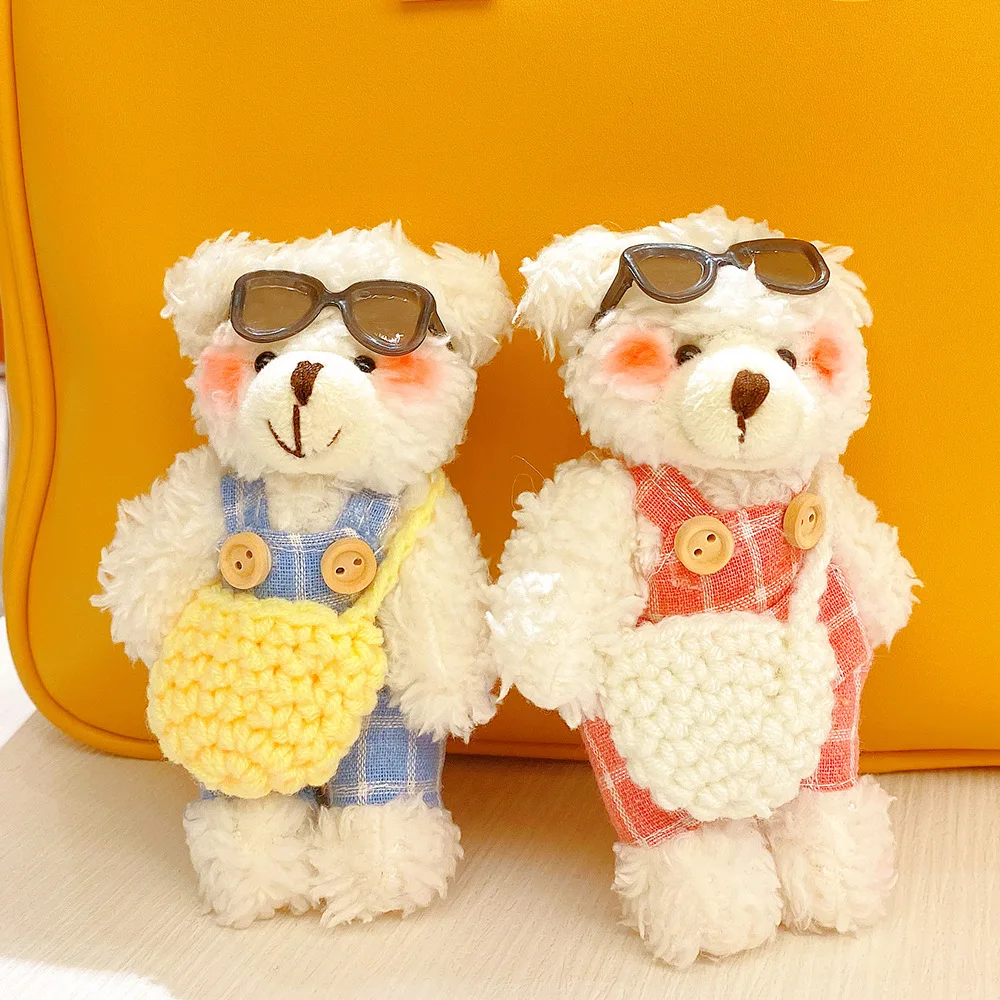 قلادة قطيفة، حقيبة كتف، نظارات شمسية، حقيبة ملابس كرتونية على شكل دب، سلسلة مفاتيح، دمية، إكسسوار هدايا للطلاب