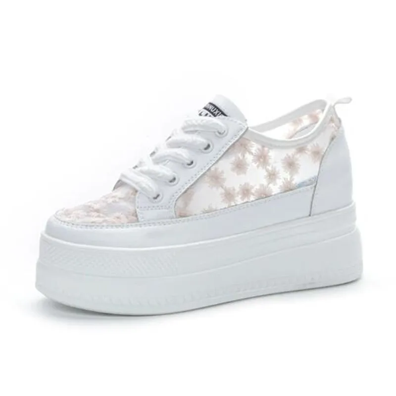 

2023 Роскошные летние женские кроссовки на платформе, туфли на танкетке, женские кружевные дышащие повседневные туфли с воздушной сеткой, увеличивающие рост 8 см