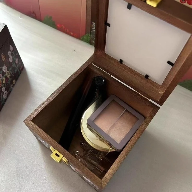 

CD Storage Box with Flower Pattern for Bracelets; Friendship Bracelet; Small Card Storage Box; Vintage Beautiful Product