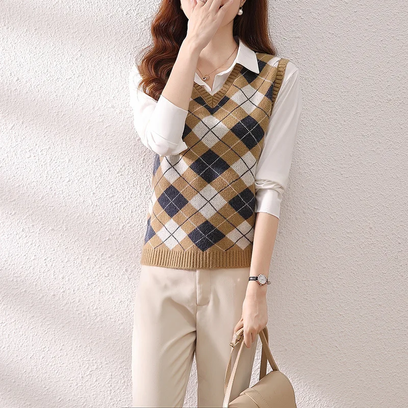 #3923 Harajuku Short Sweater Vest Women V-neck Slim Knitted Pullover Vest Femme Retro Plaid Sleeveless Knitwear Vest Autumn 2024