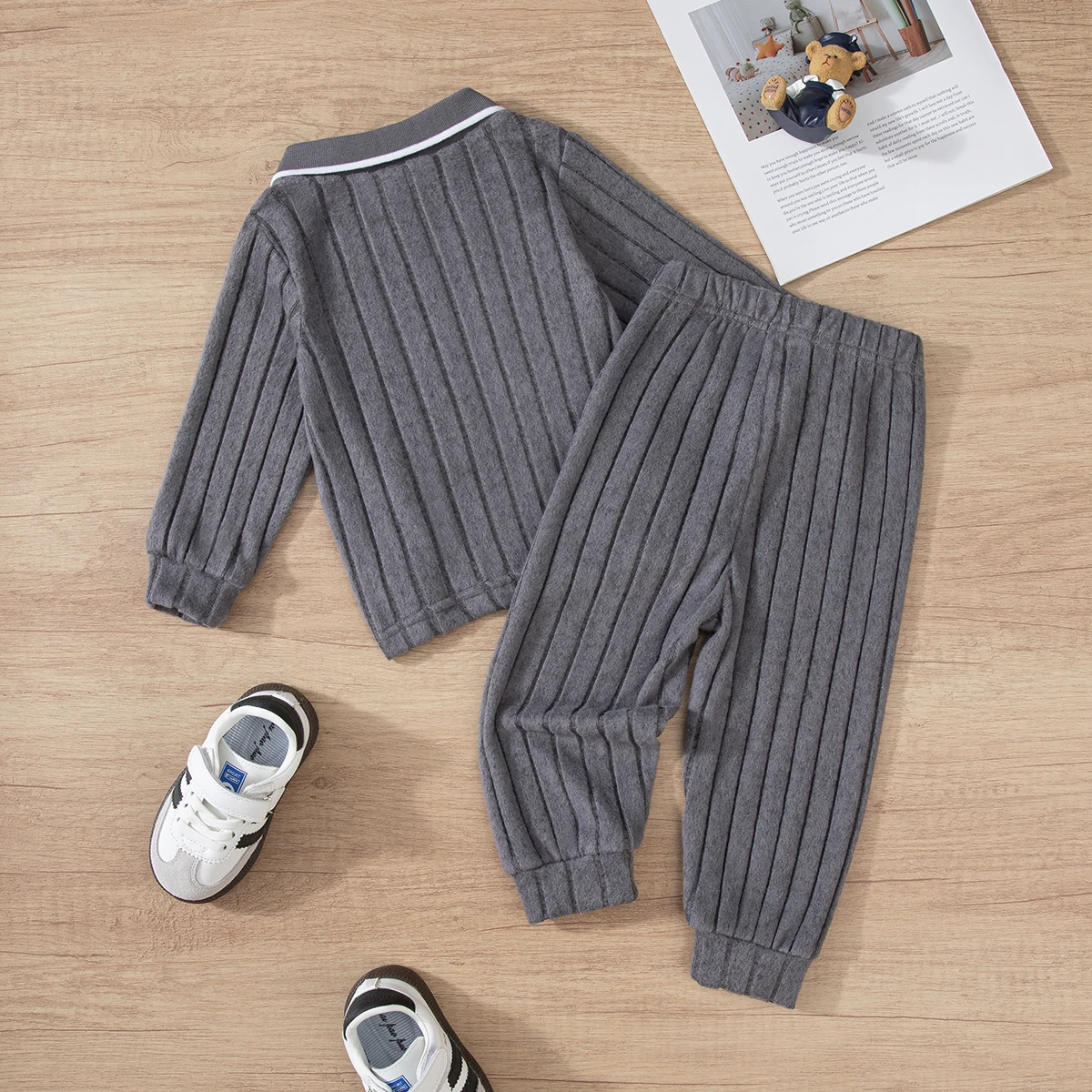 Trajes de pantalones de solapa de manga larga para niños, conjunto de dos piezas con botones y cuello cálido, traje suave de otoño e invierno para niños