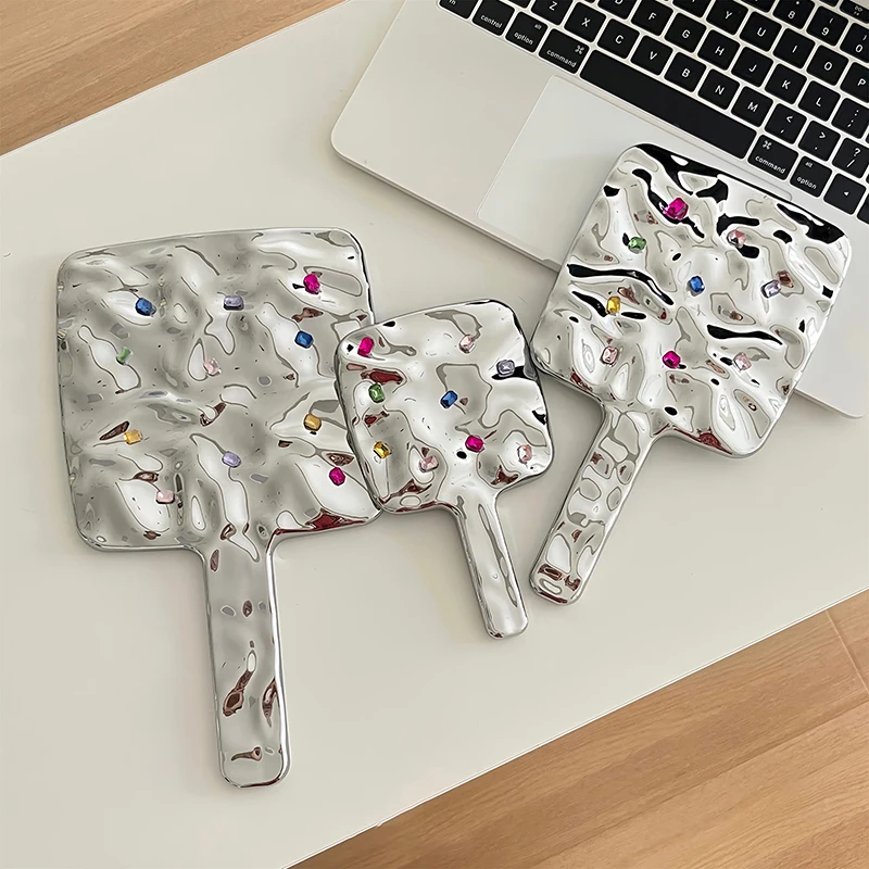 مرآة مربعة الشكل سائلة صغيرة محمولة باليد لسطح المكتب مرآة ماكياج التجميل للسفر مرآة تجميل محمولة معدنية لحقيبة اليد