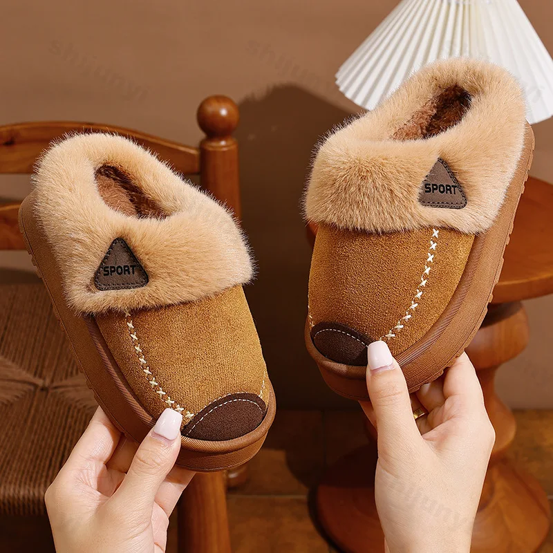 

Детские домашние хлопковые тапочки, новинка 2023 года, зимние тапочки на мягкой подошве для мальчиков и девочек, нескользящие плюшевые теплые пушистые тапочки, домашняя повседневная обувь на полу