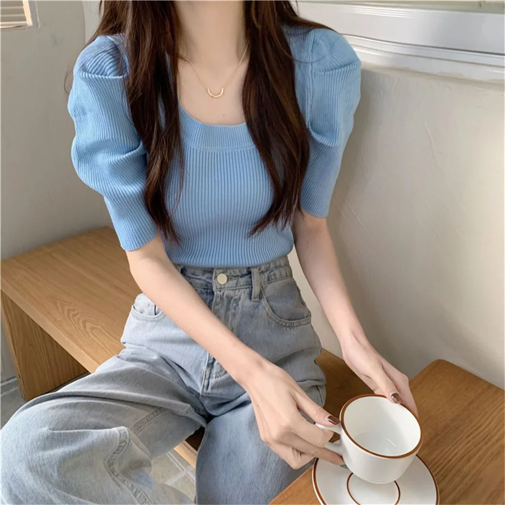 2023 Summer Women's New V-neck Waistband Slimming Bubble Sleeve Knitted Temperament Commuting T-shirt Short Sleeved Top y2k