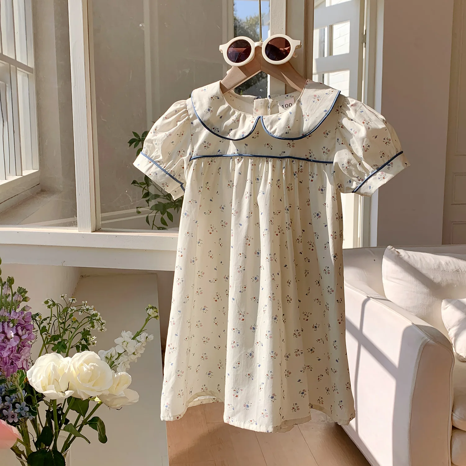 Vestido de Niña con Estampado Floral y Mangas Abullonadas, Cuello Peter Pan con Ribete Azul, Vestido Casual de Verano de Algodón para Niñas, Estilo Princesa