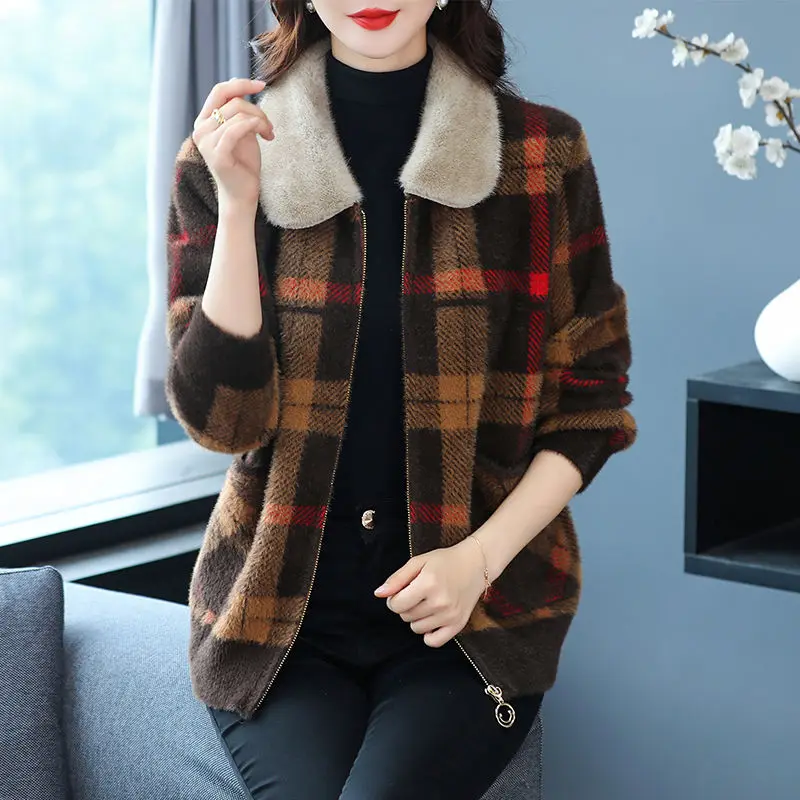 Women Winter Fleece Thick Wool Warm Jacket Vintage Plaid Knitted Zipper Cardigan Office Lady Elegant Fashion Comfortable Coats