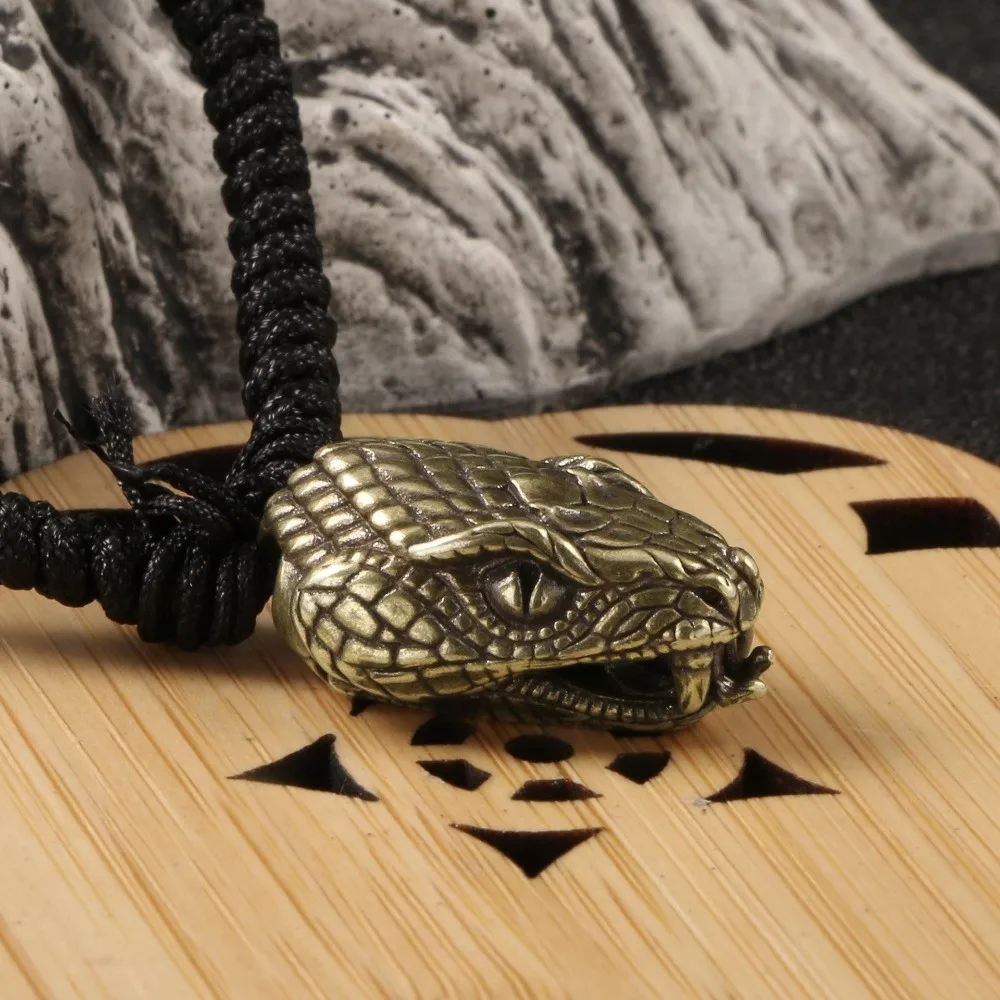 Vintage Snake Head Pendant Realistic Antique Style Copper Key Ring Handmade Survival Bracelet Supply Keychain Accessories