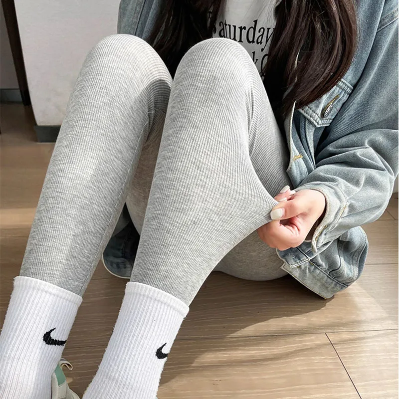 Autumn And Winter New Sales Of Pants Threaded Slim Nine-point Pants Women Popular Vertical Stripes With All The Leggings Women