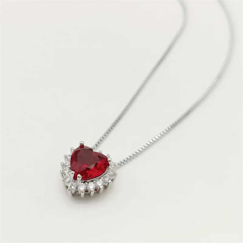 CC Heart Necklaces For Women Red Zirconia Stone White Gold Plated Love Pendant Fashion Accessory Fine Jewelry Colar CCN752