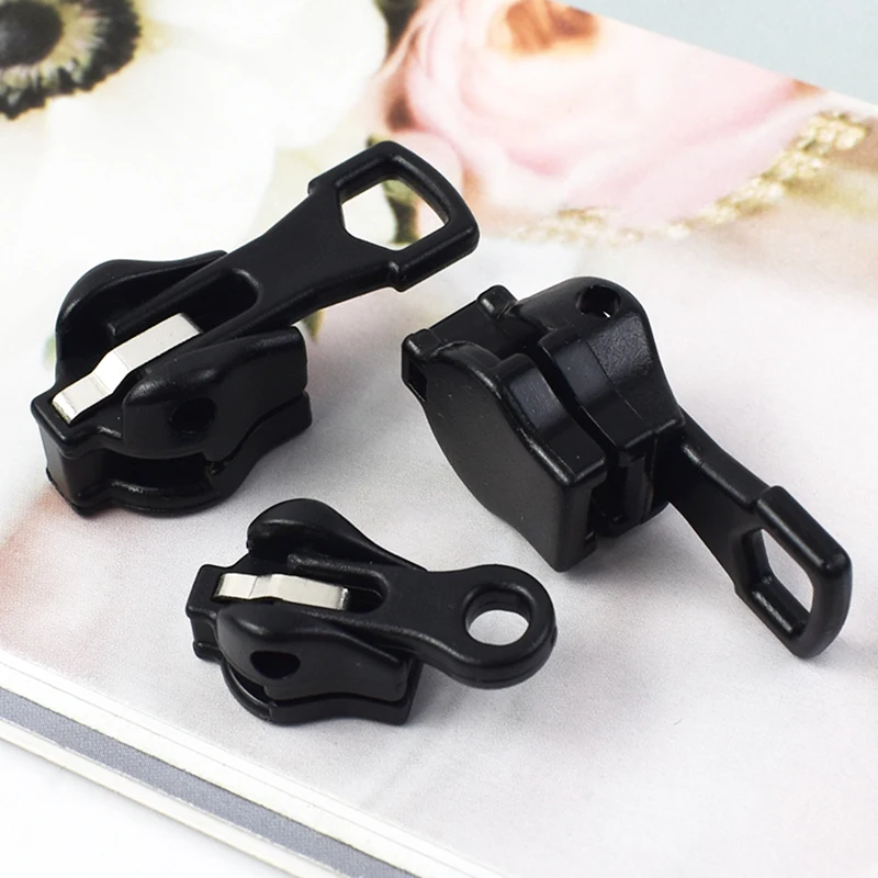 5/10/20 قطعة منزلق بسحاب عالمي 3 #   5 #   سحابات مجتذب لراتنجات النايلون المعدنية البريدي حقيبة إصلاح السحابات قفل رئيس زيبر المراعي أطقم