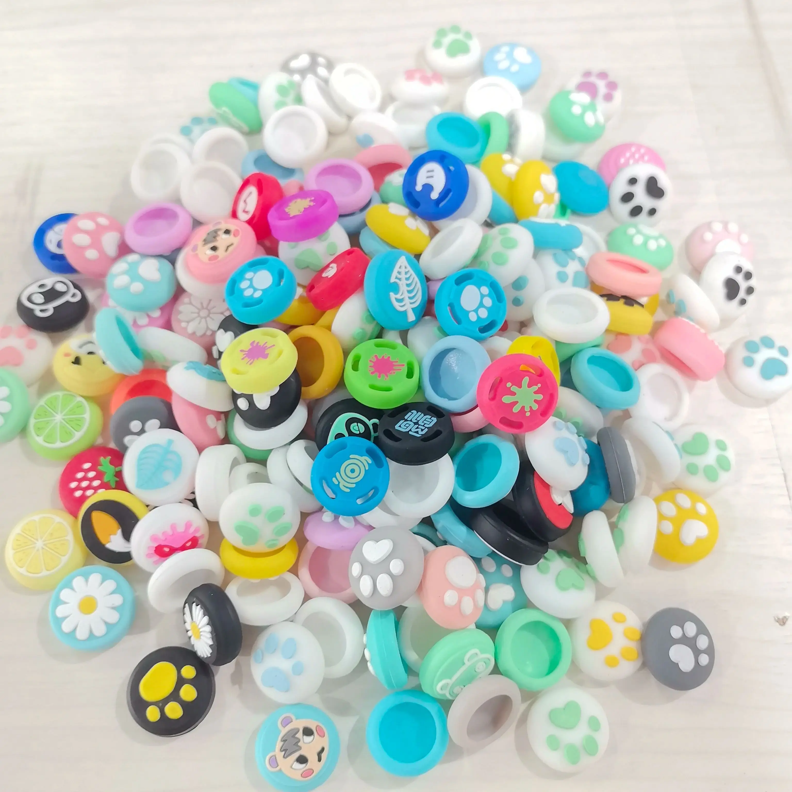 50pcs/lot Random Shipment Mix Color for Nintendo Switch Joycon Joystick Thumb Stick Grip Silicone Cap for Nintendo Switch Lite