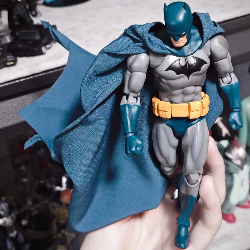 

CT Toys Mafex 105 Batman Hush Blue Version Action Figure Dark Knight Model Toy Collectible Superhero Statue Desktop Decor Gifts