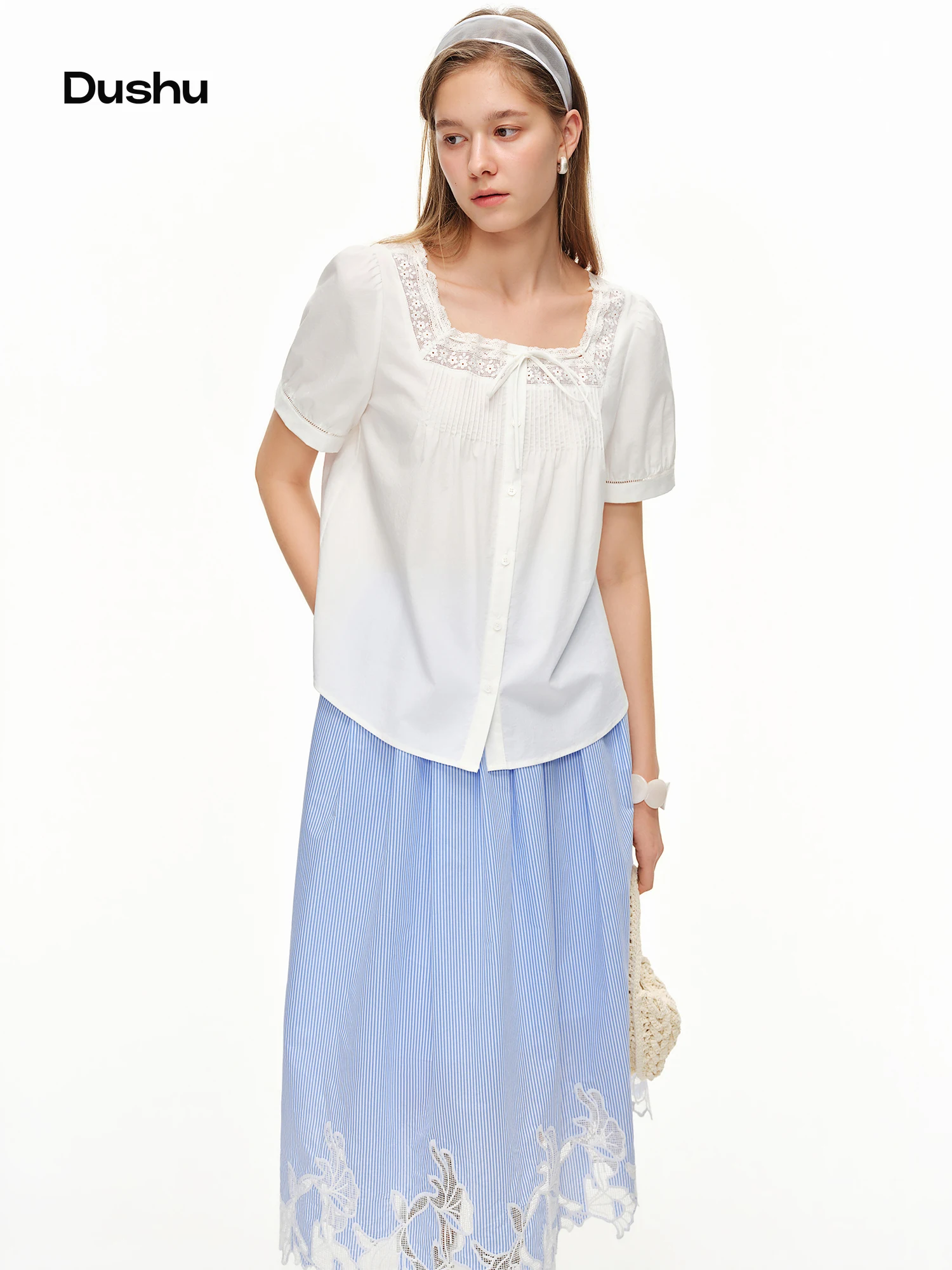 

Женская блузка DUSHU с мягким белым кружевом во французском стиле, квадратным вырезом и пышными рукавами, летняя новинка 2026 года, хлопковая, с эффектом футболки