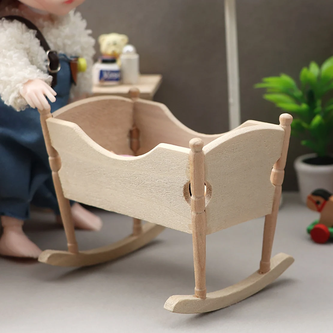 大好評 1:12 ドールハウス ミニチュア 木製 保育園用ゆりかご ベビーベッド 家具 ベビーベッド 子供用